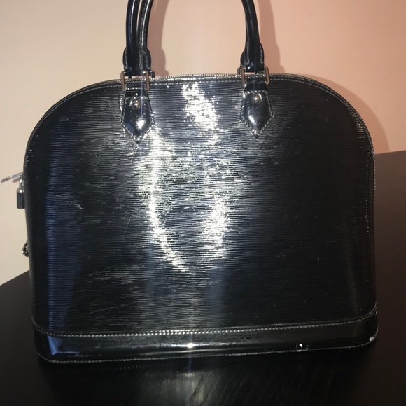 Authentic Louis Vuitton Alma GM - Picture 3 of 5